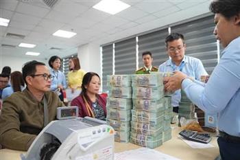 Hà Nội: Xếp tiền đền bù thành chồng, có hộ nhận gần 42 tỷ đồng
